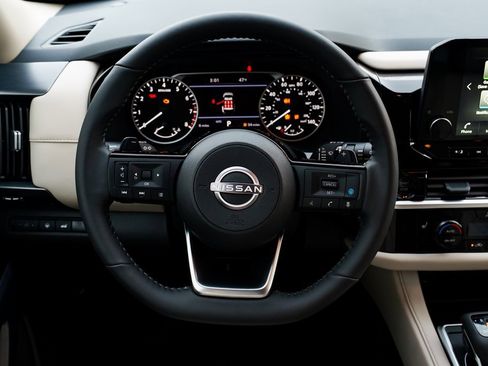 New 2025 Nissan Pathfinder SL image 11