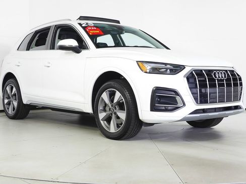 Used 2023 Audi Q5 2.0T Premium w/ Convenience Package AWD/4WD image 4