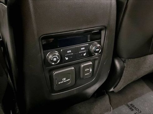 Used 2022 Buick Enclave Avenir w/ Avenir Technology Package AWD/4WD image 34