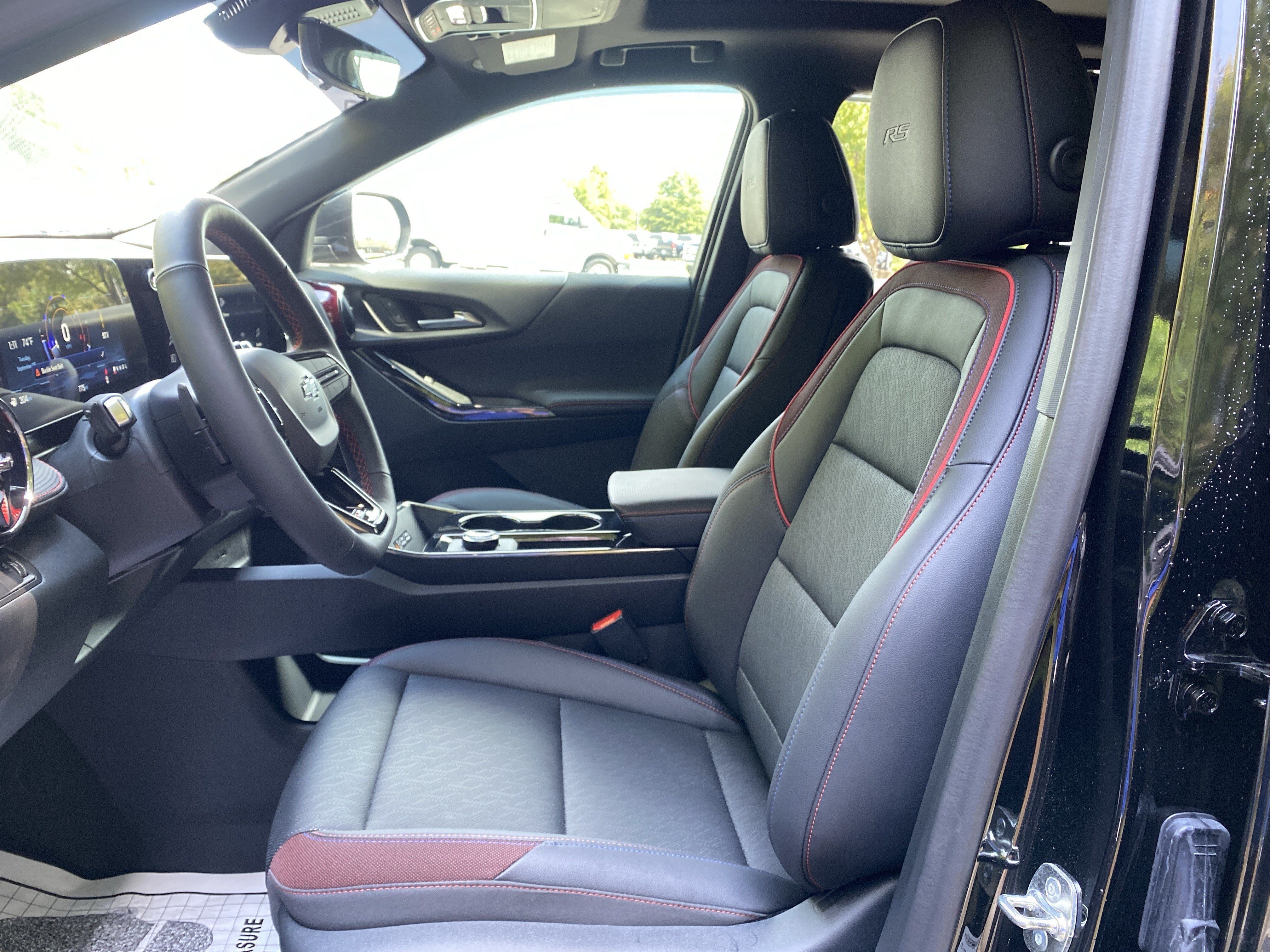 Used 2026 Chevrolet Equinox RS w/ Safety and Technology Package FWD image 16
