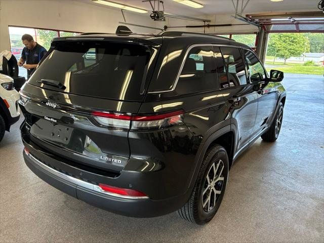Certified 2024 Jeep Grand Cherokee Limited AWD/4WD image 22