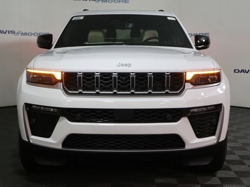New 2026 Jeep Grand Cherokee L Limited AWD/4WD image 13