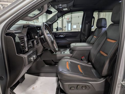 Used 2025 GMC Sierra 2500 AT4 w/ AT4 Premium Plus Package image 16