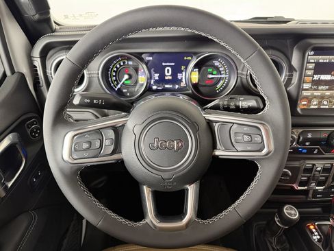Used 2023 Jeep Wrangler Unlimited Sahara AWD/4WD image 33
