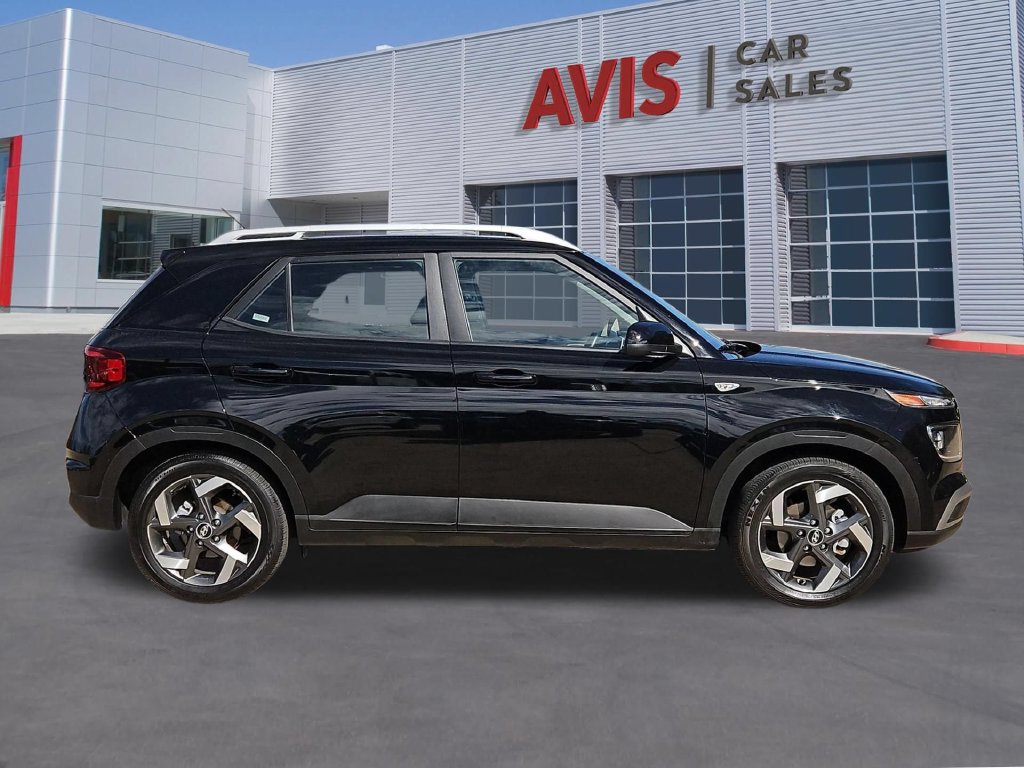 Used 2026 Hyundai Venue SEL FWD image 4