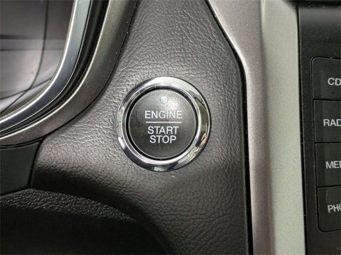 Used 2017 Ford Fusion SE w/ Equipment Group 601A image 21