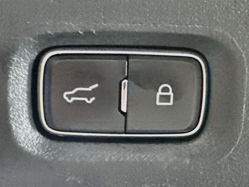 Used 2025 Ford Expedition Active AWD/4WD image 32