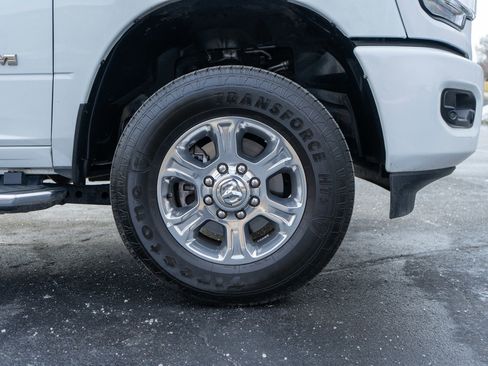 Used 2024 RAM 2500 Big Horn w/ Sport Appearance Package image 10