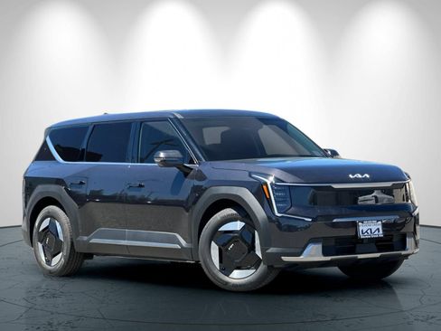 New 2026 Kia EV9 Light RWD image 2