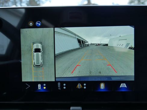 New 2026 Chevrolet Equinox LT image 17