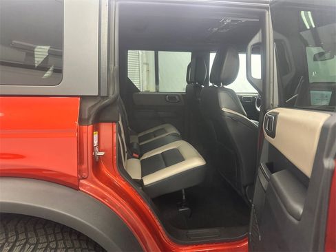 Used 2024 Ford Bronco Wildtrak image 16