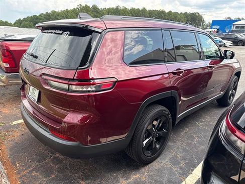 Used 2025 Jeep Grand Cherokee L Altitude RWD image 2
