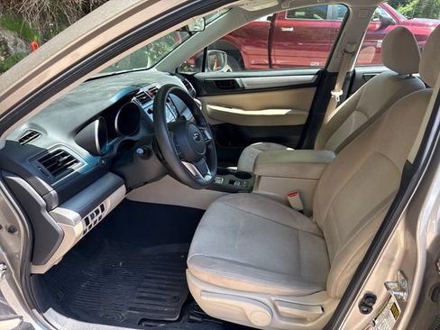 Used 2019 Subaru Outback 2.5i AWD/4WD image 14