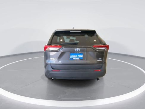 Used 2021 Toyota RAV4 LE AWD/4WD image 7