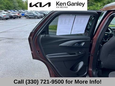 Used 2022 Chevrolet TrailBlazer LT FWD image 44