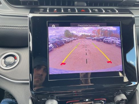 New 2025 Jeep Grand Cherokee Laredo X image 25