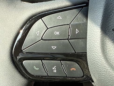 Used 2025 Chrysler Pacifica Limited FWD image 17