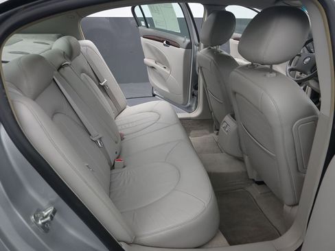 Used 2011 Buick Lucerne CXL w/ Driver Confidence Package image 12