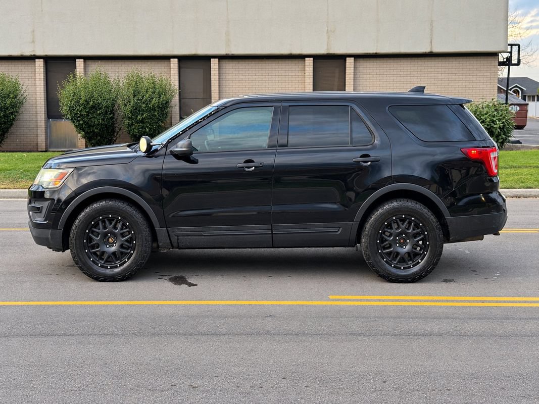 Used 2017 Ford Explorer 4WD Police Interceptor image 2