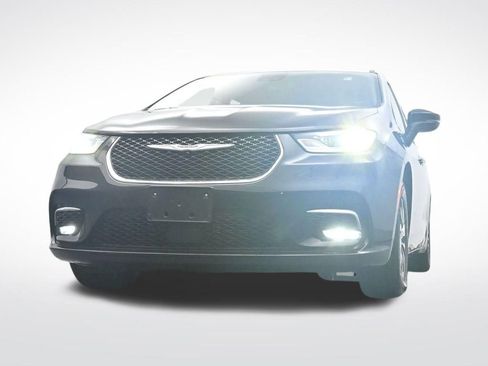 Used 2023 Chrysler Pacifica Touring-L FWD image 31