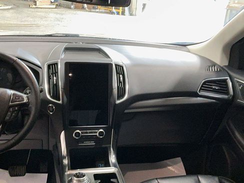 Certified 2022 Ford Edge Titanium w/ Class II Trailer Tow Package image 21