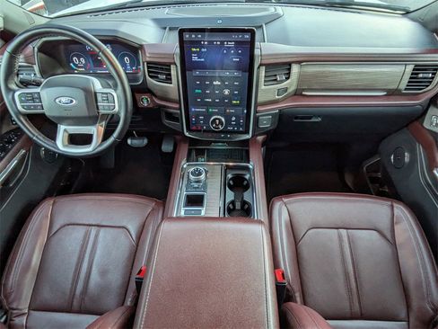 Used 2022 Ford Expedition Limited image 16