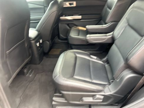 Used 2023 Ford Explorer Limited w/ Equipment Group 301A AWD/4WD image 12