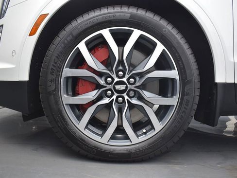 Used 2023 Cadillac XT5 Sportv w/ Technology Package AWD/4WD image 38