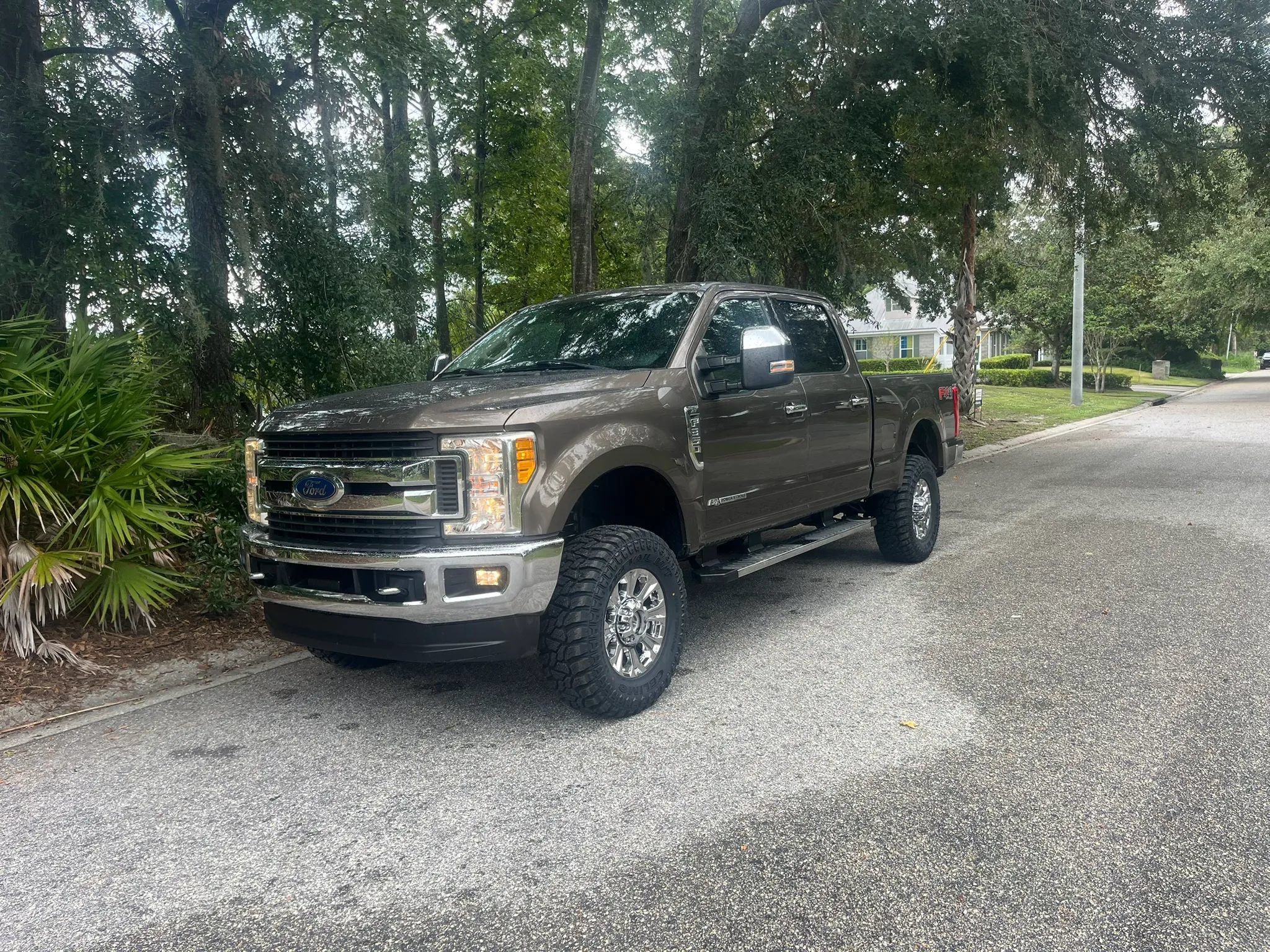 Used 2017 Ford F350 XLT w/ XLT Premium Package AWD/4WD image 7