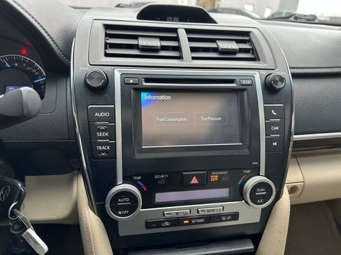 Used 2012 Toyota Camry XLE image 22