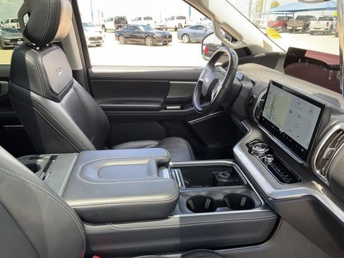 Used 2025 Ford Expedition Max Platinum AWD/4WD image 21