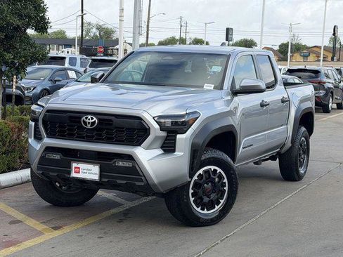Certified 2024 Toyota Tacoma TRD Off-Road image 2