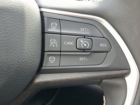 Used 2023 Jeep Grand Cherokee 30th Anniversary image 22