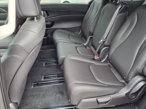 New 2026 Kia Carnival SX image 12