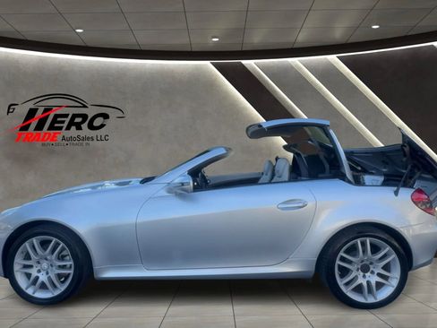 Used 2009 Mercedes-Benz SLK 300 image 16