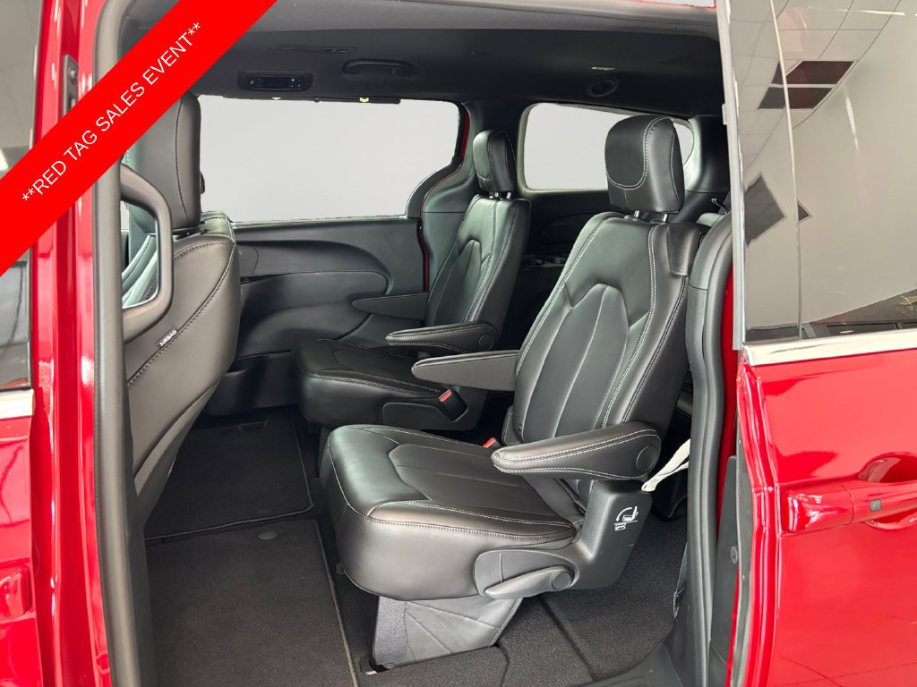 New 2027 Chrysler Pacifica Select FWD image 15