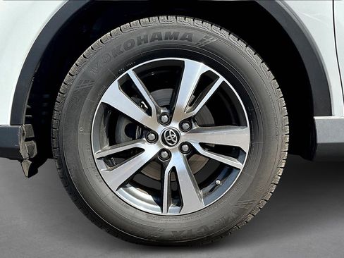 Used 2017 Toyota RAV4 XLE image 8