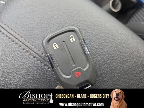 Used 2024 GMC Terrain SLE w/ LPO, Floor Liner Package FWD image 20