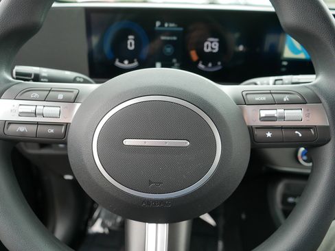 Certified 2025 Hyundai Kona SE AWD/4WD image 25