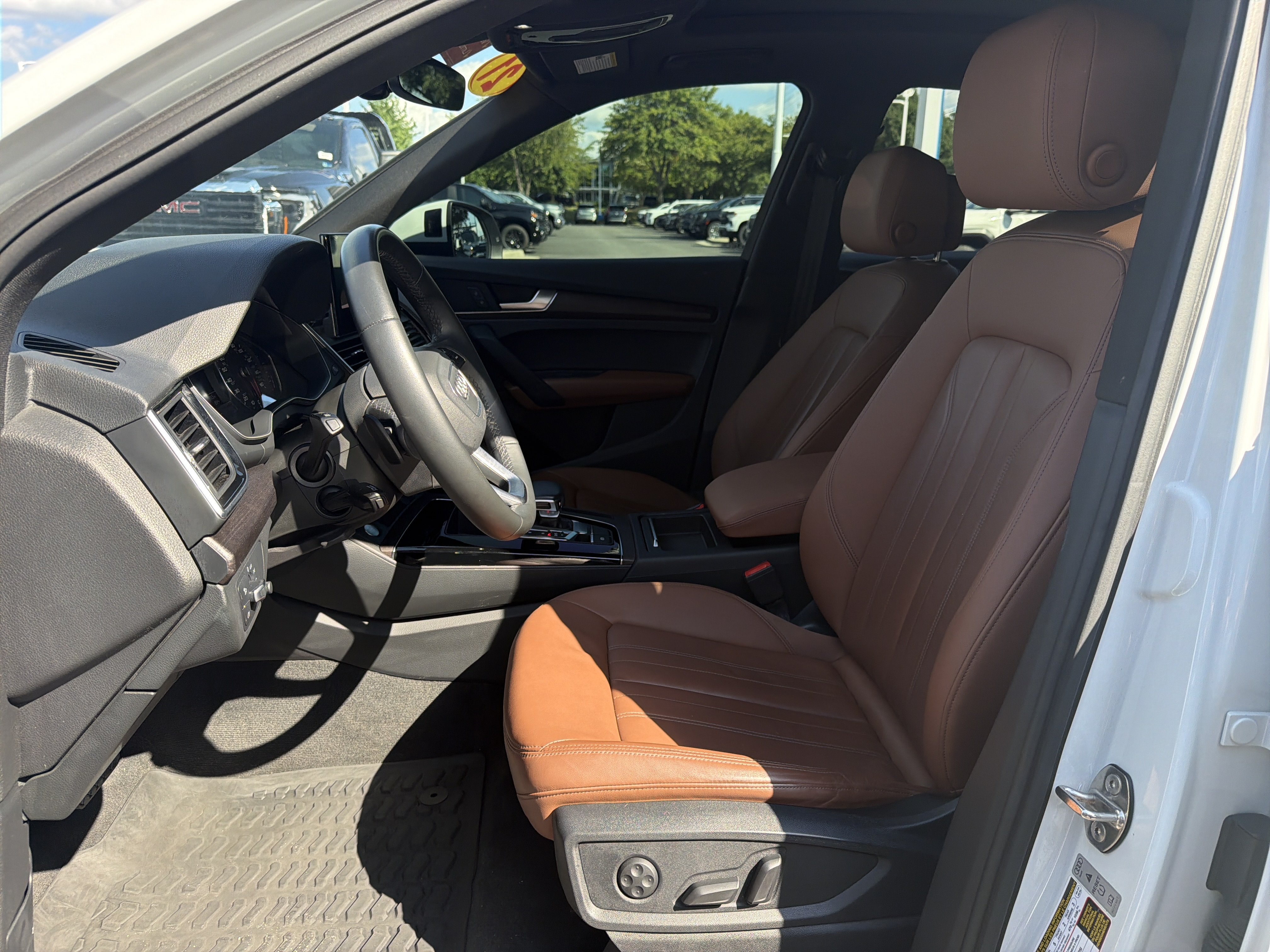 Used 2021 Audi Q5 2.0T Premium w/ Convenience Package AWD/4WD image 16