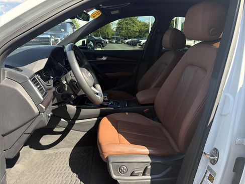 Used 2021 Audi Q5 2.0T Premium w/ Convenience Package AWD/4WD image 16