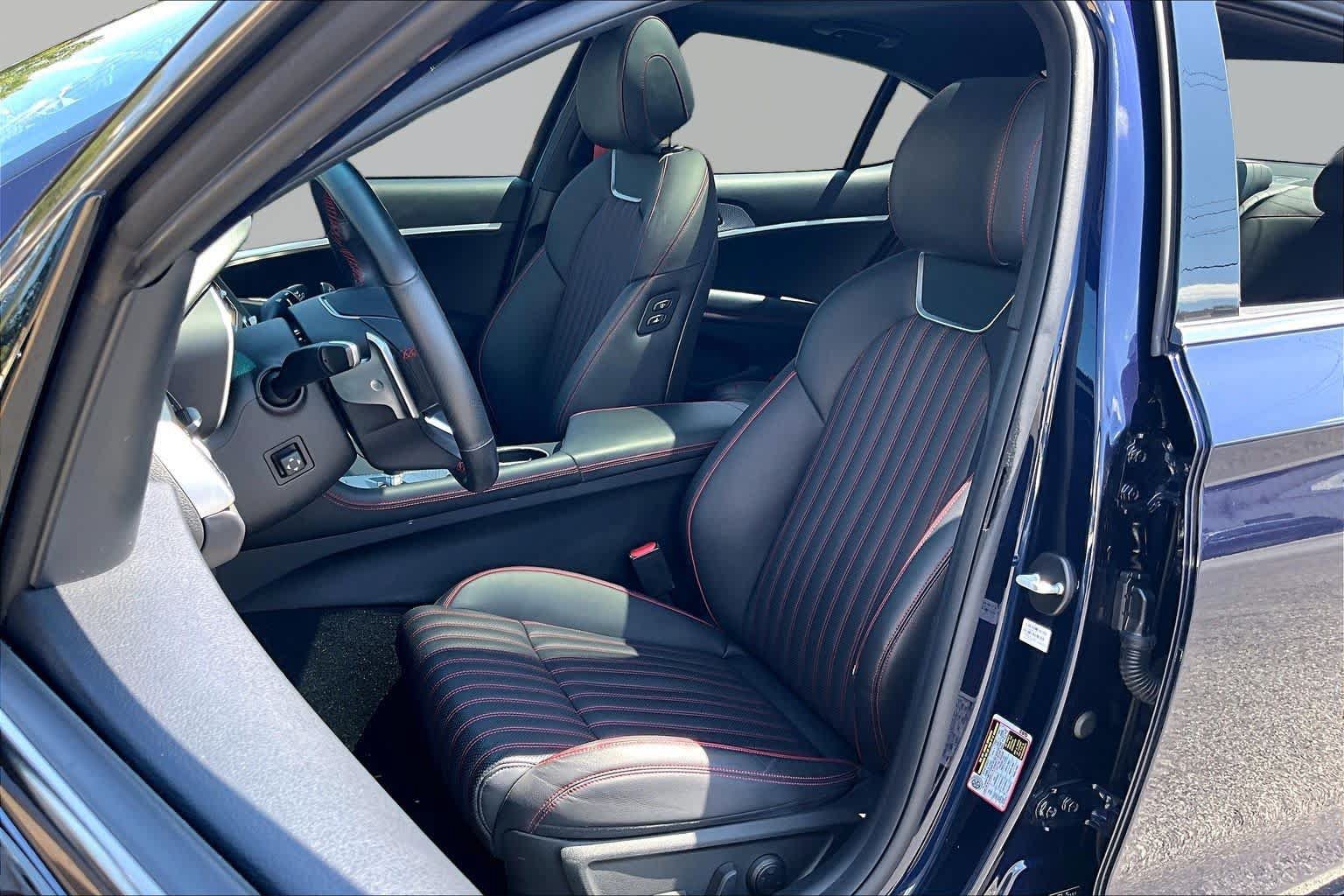 Used 2023 Genesis G70 2.0T w/ Sport Prestige Package RWD image 8