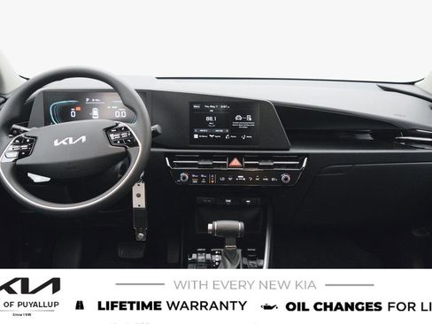 New 2026 Kia Niro LX FWD image 17