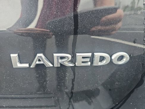 Used 2019 Jeep Grand Cherokee Laredo w/ Laredo X Package RWD image 5