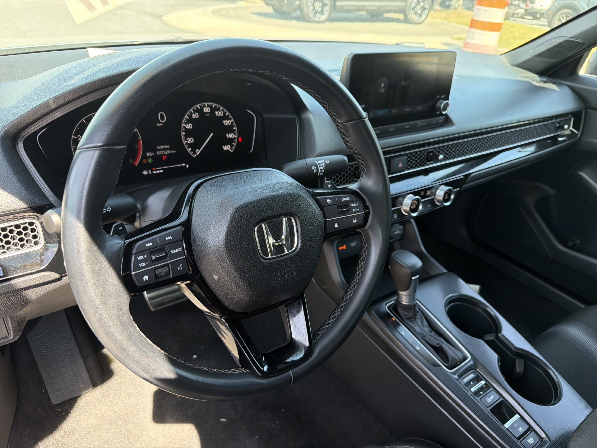 Used 2025 Honda Civic Sport image 2