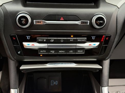 Used 2020 Ford Explorer XLT w/ Equipment Group 202A image 19