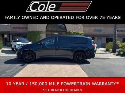 Used 2024 Chrysler Pacifica Limited w/ S Appearance Package