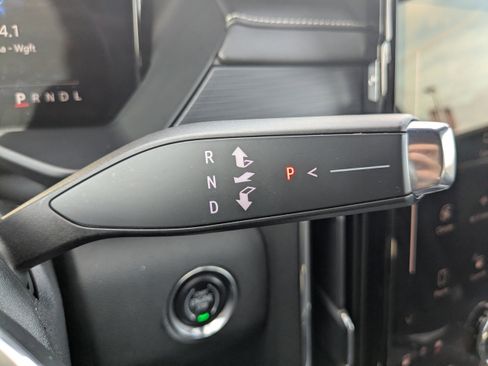 Used 2024 GMC Acadia Elevation image 22