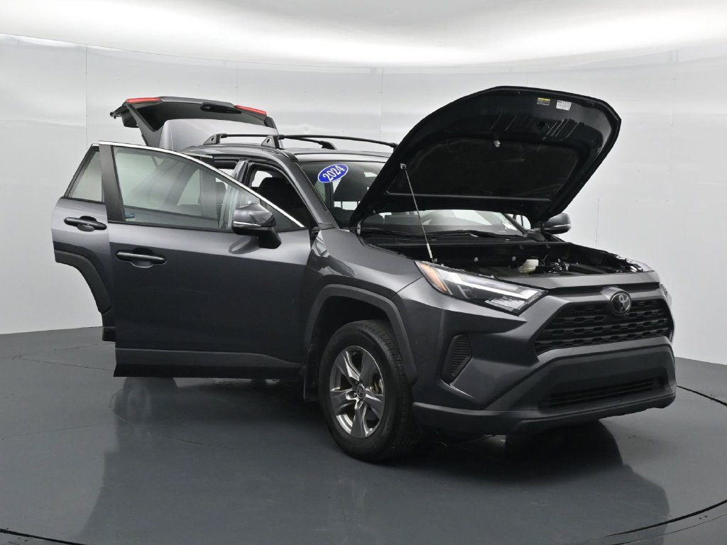 Used 2024 Toyota RAV4 XLE FWD image 43