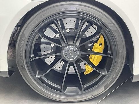 Certified 2018 Porsche 911 GT3 w/ Sport Chrono Package RWD image 13